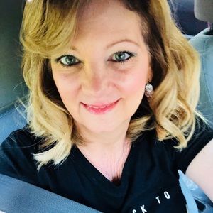 Meet your Posher, Deborah